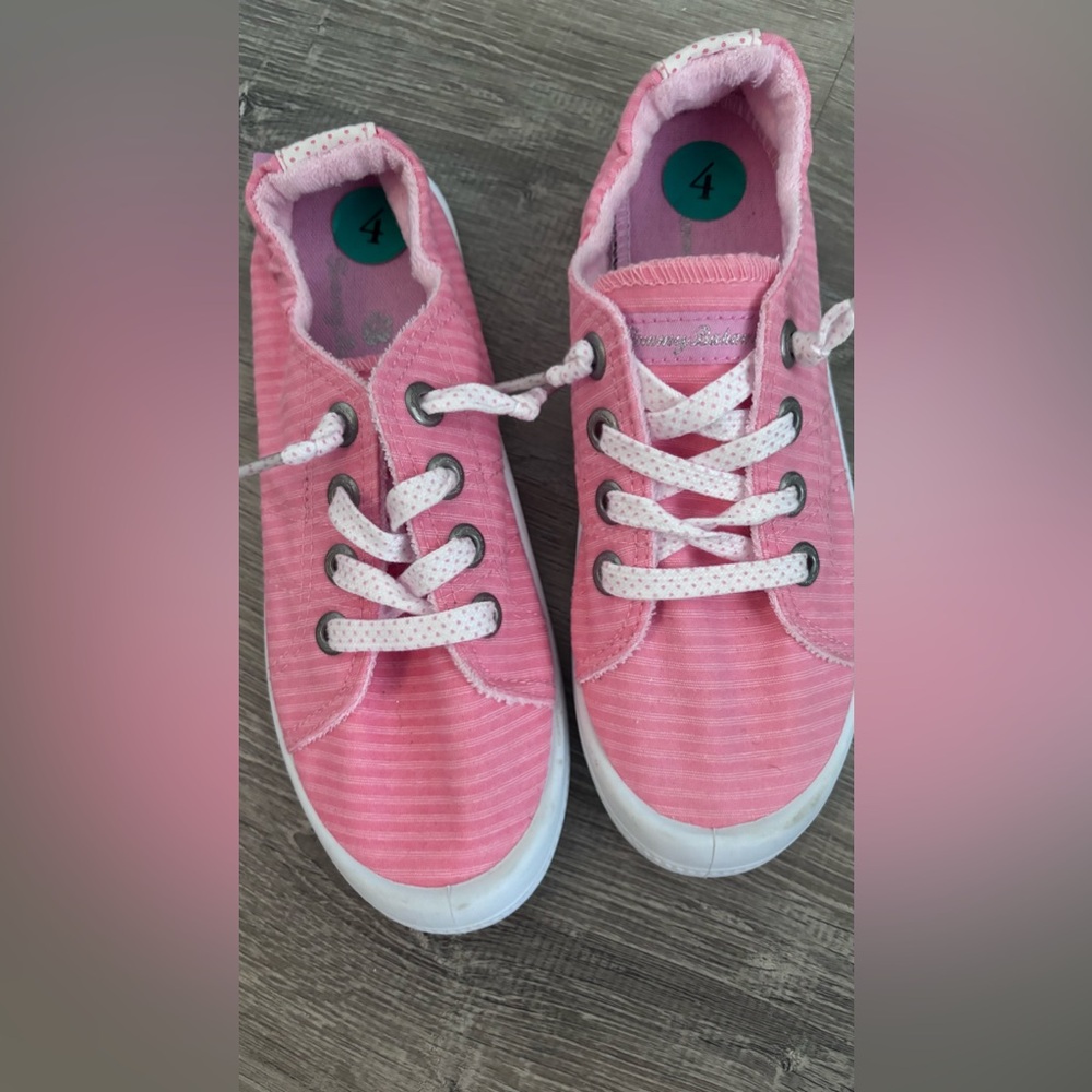 Tommy Bahama new shoes size 4